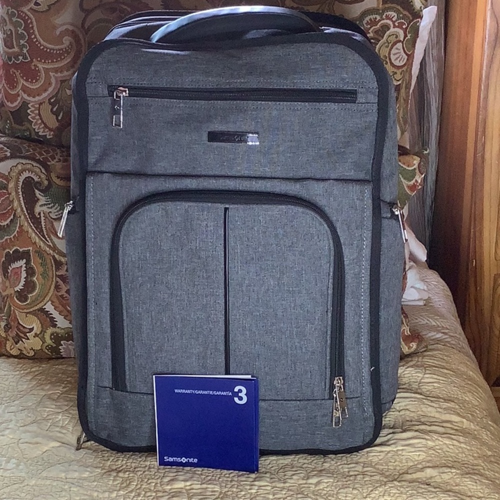 Samsonite Perfect Fit Gray Backpack.